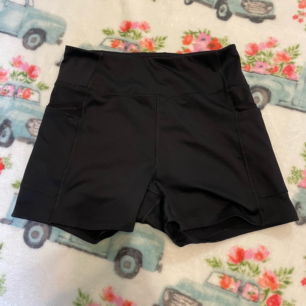 Fila black bike shorts pockets on side for phone etc